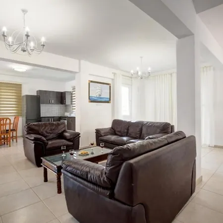 Nissi Sotia * איה נאפה