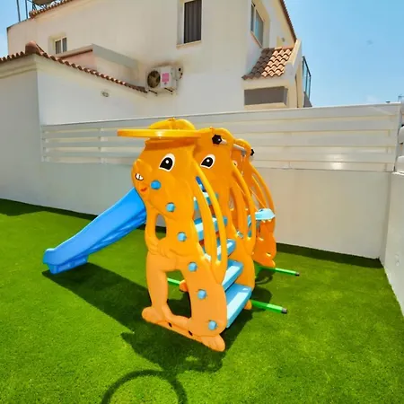 Nissi Sotia * איה נאפה