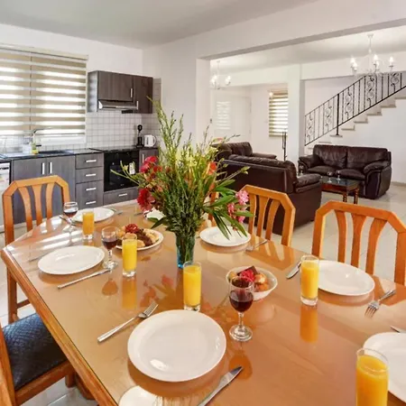 Nissi Sotia וילה איה נאפה