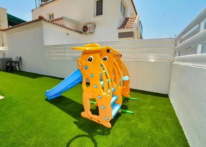 Nissi Sotia * Agia Napa