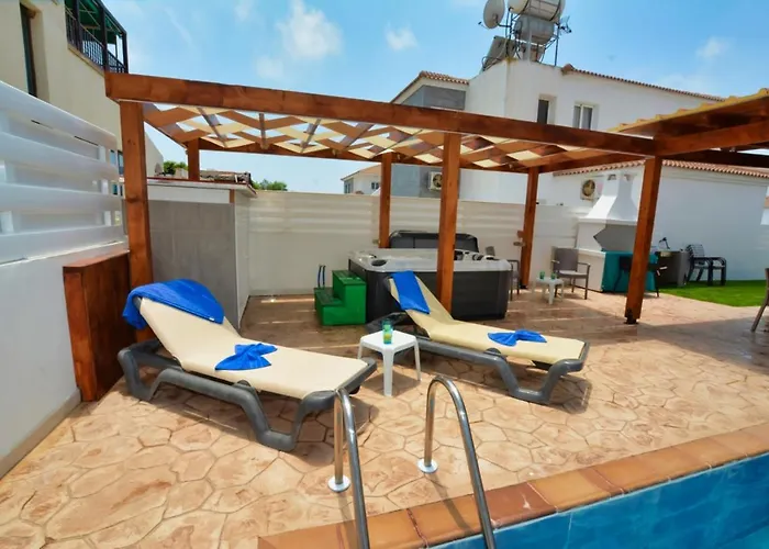 Nissi Sotia Vila Ayia Napa