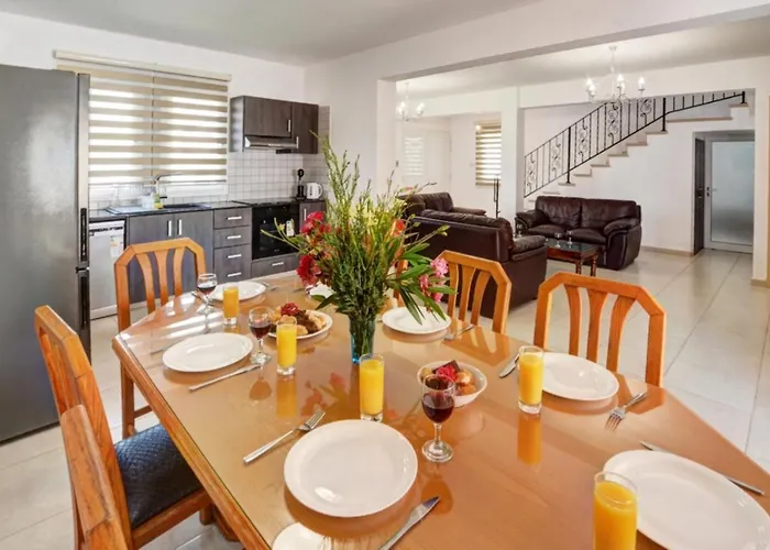 Nissi Sotia Vila Ayia Napa